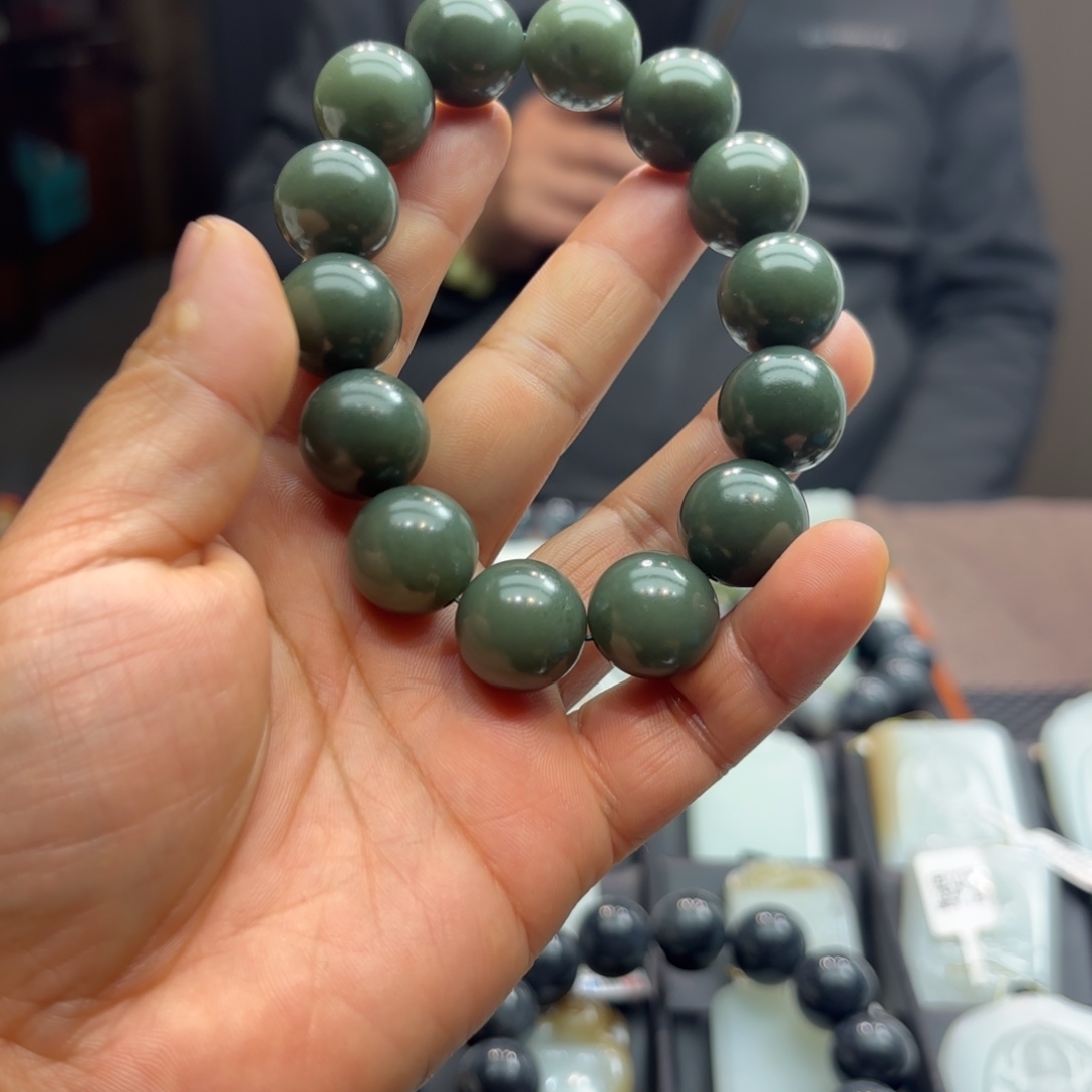 和田玉未镶嵌项圈