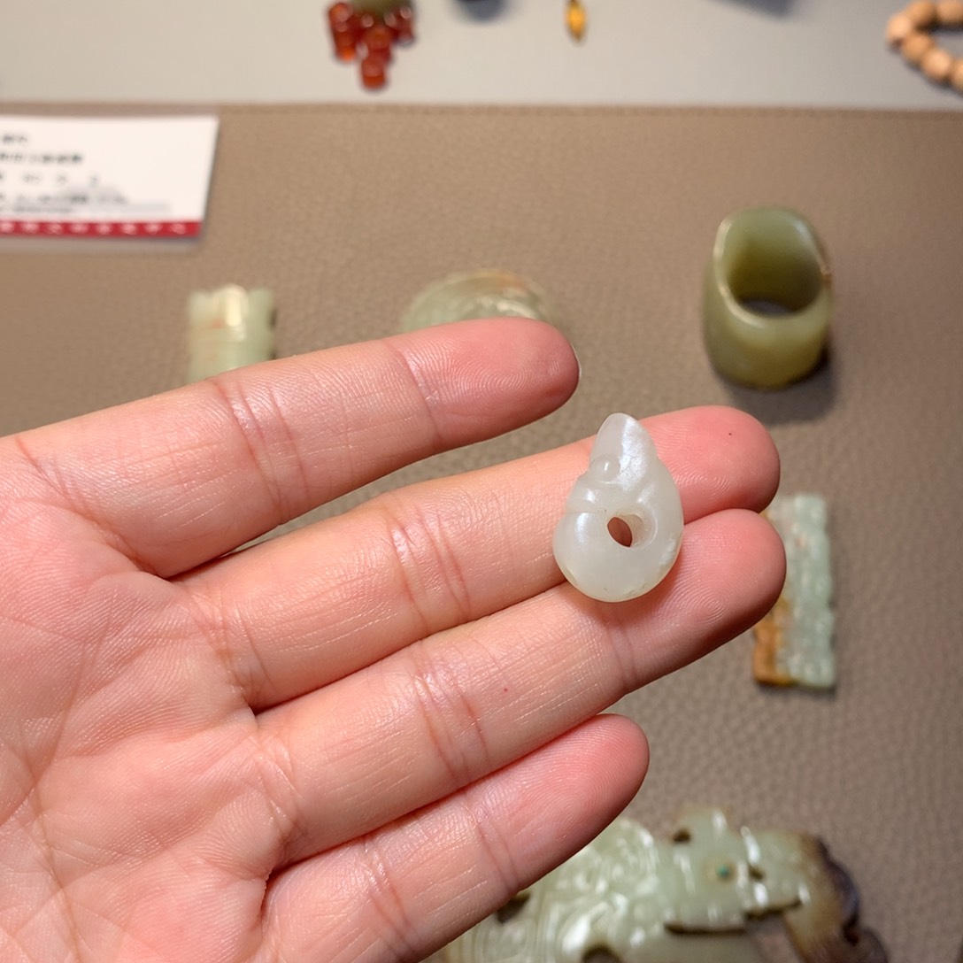 和田玉（糖玉）未镶嵌颈饰渡*