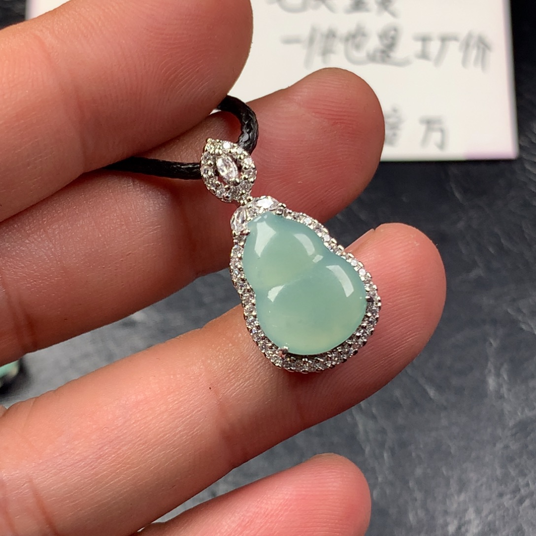 颈饰未镶嵌翡翠葫芦