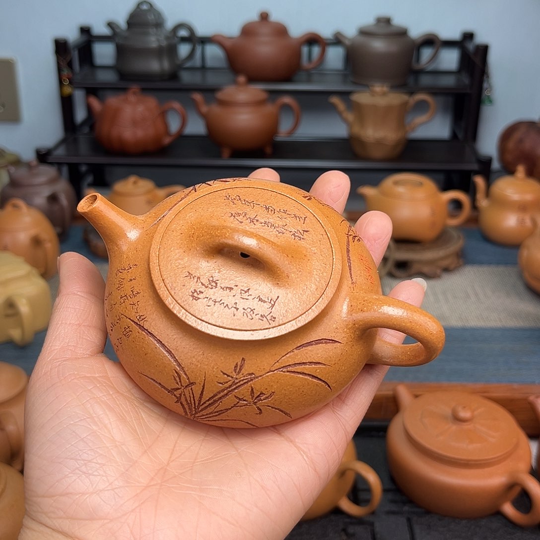 紫砂茶壶?**?手工制作