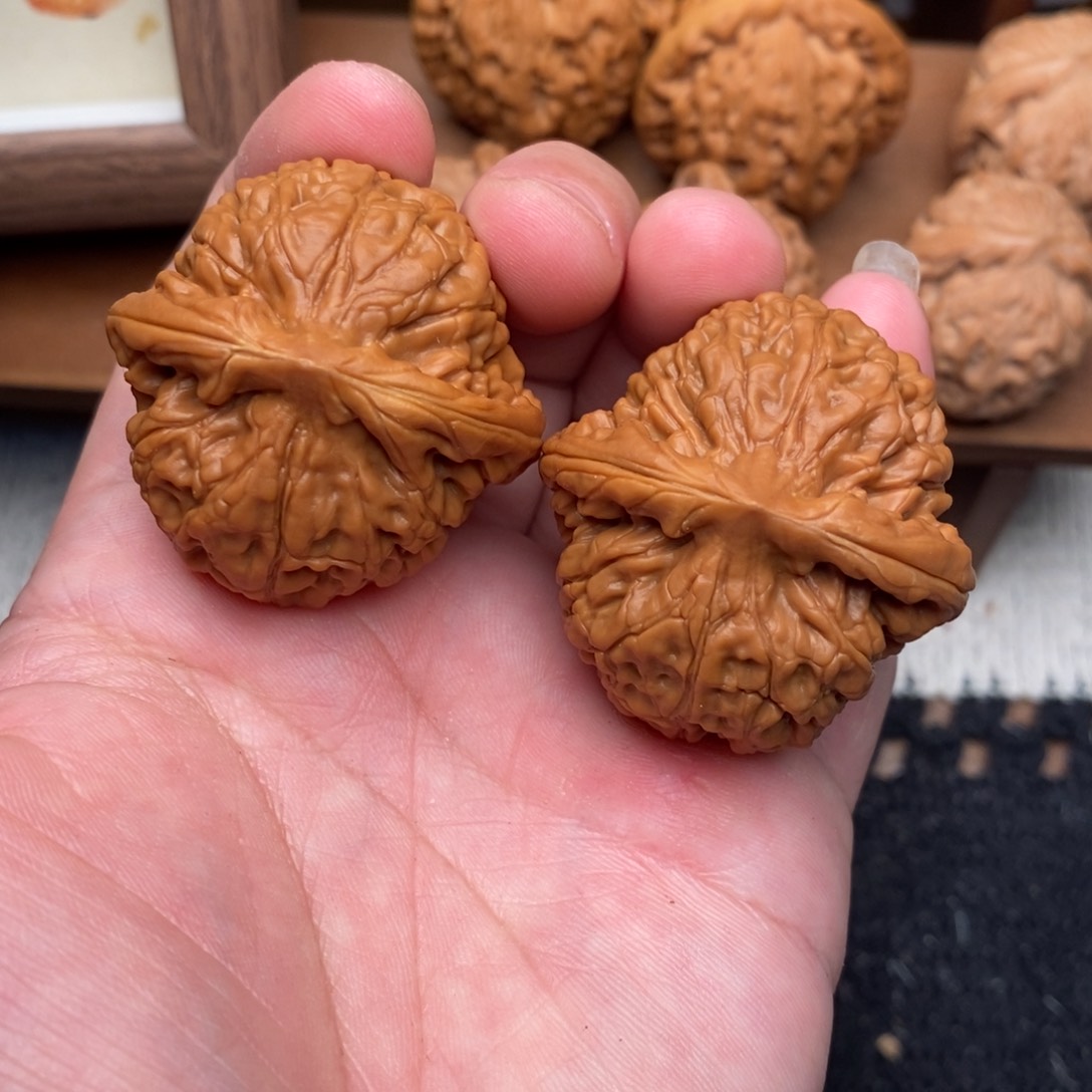 文玩核桃吊坠莲花39