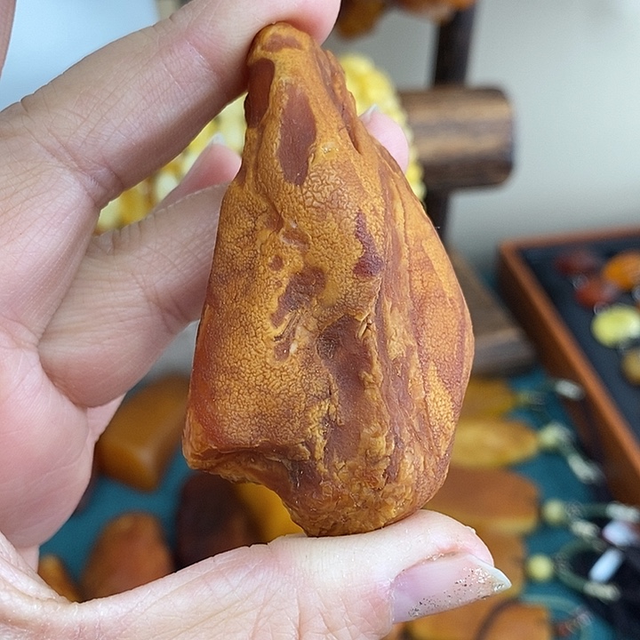 如***莲蜜蜡未镶嵌颈饰吊坠