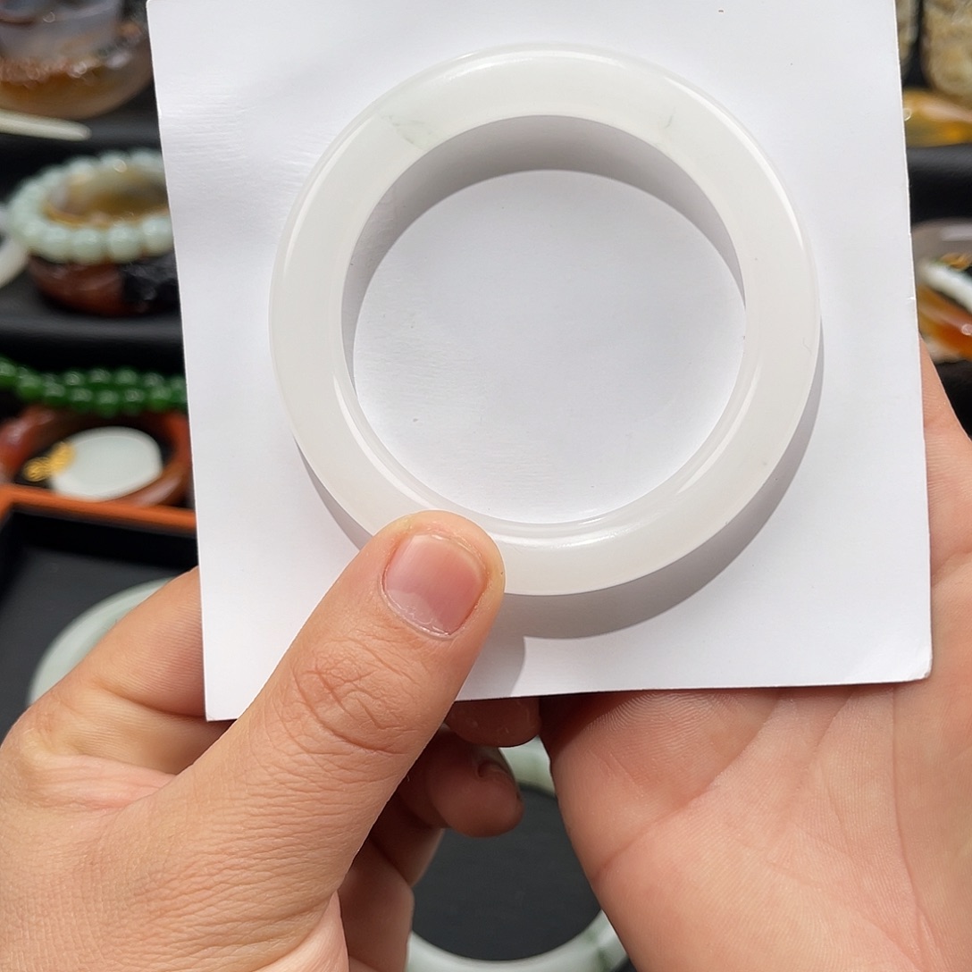 石英质玉未镶嵌手镯