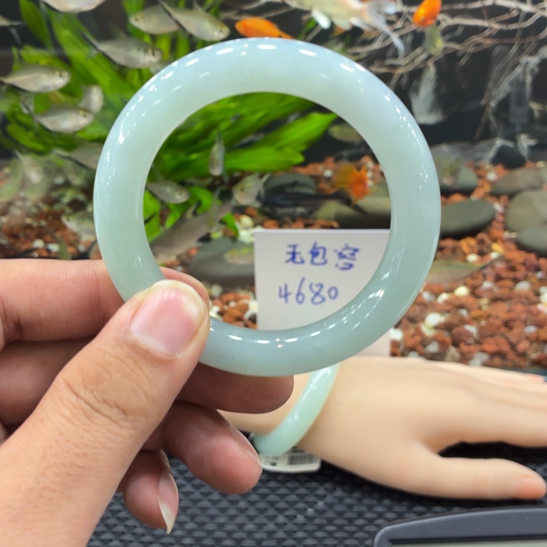 翡翠未镶嵌手镯手镯