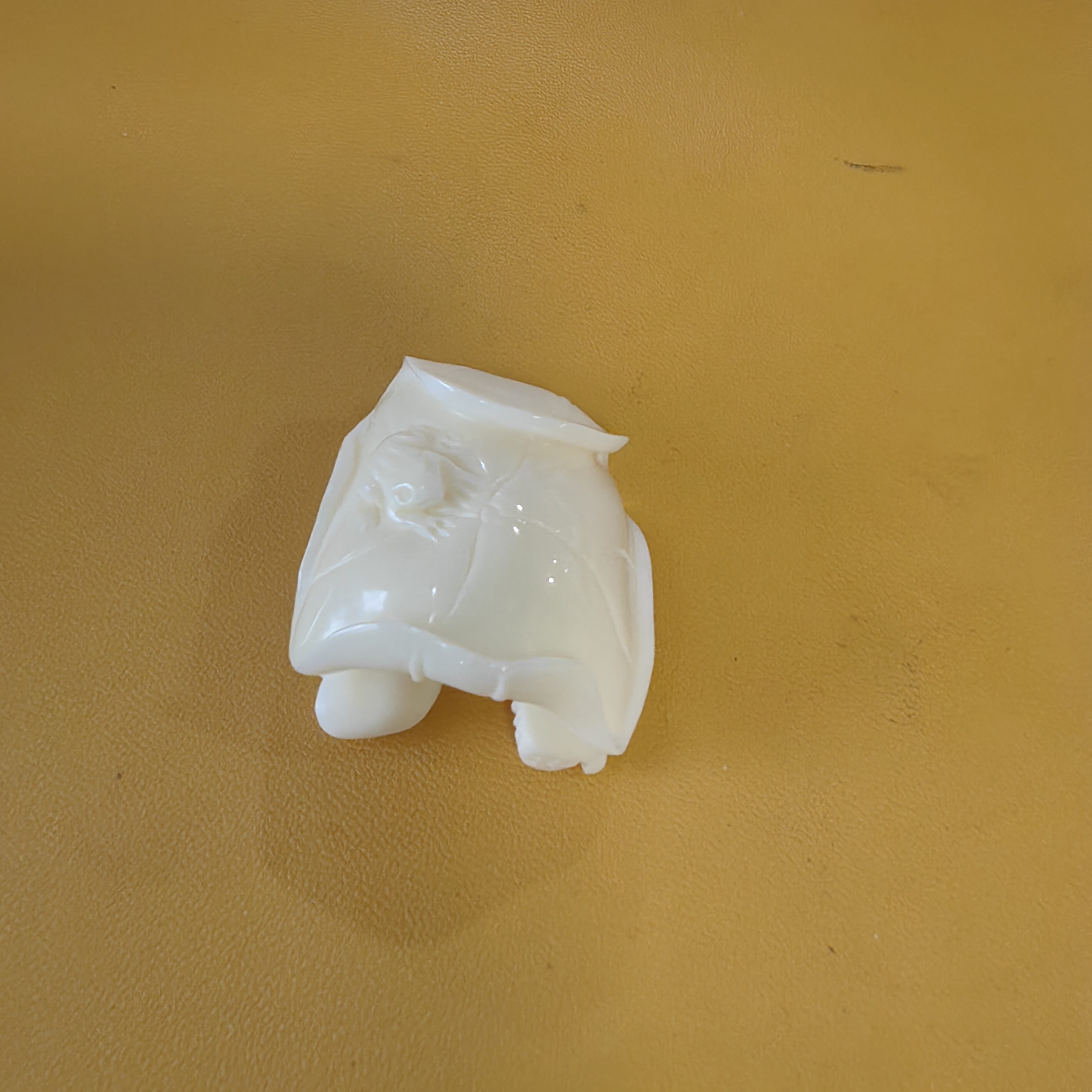 猛犸嘴约23.5克雕刻件TC413