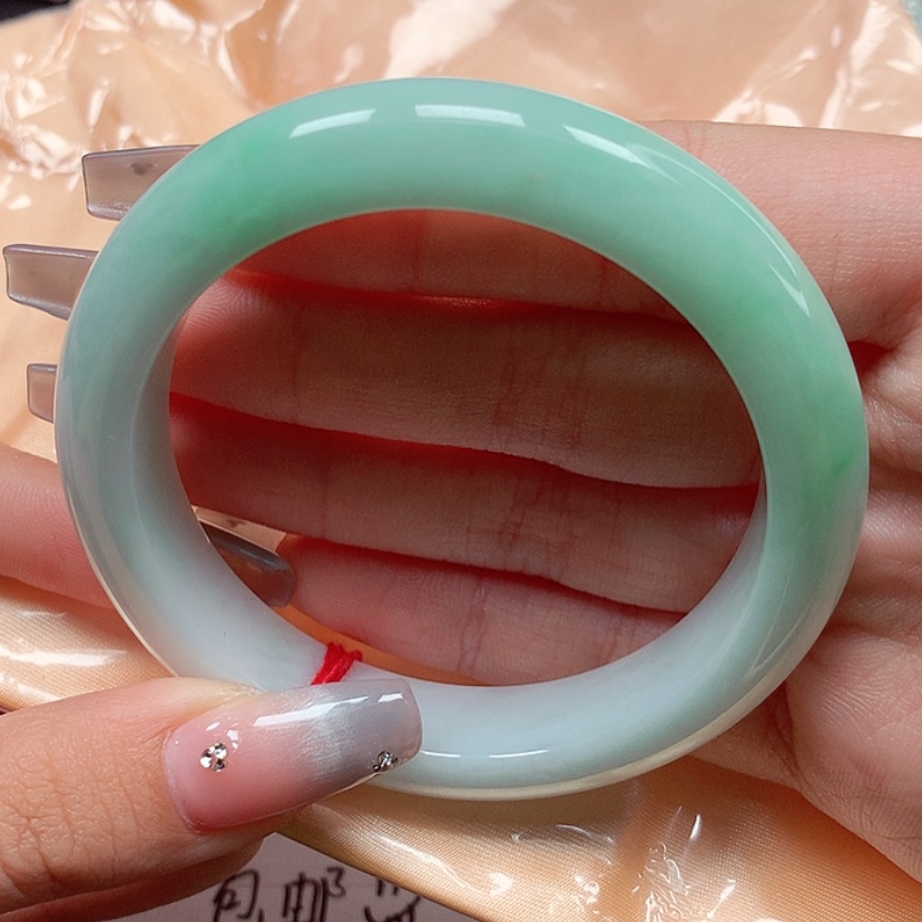 【闪购商品】翡翠手镯未镶嵌55圈