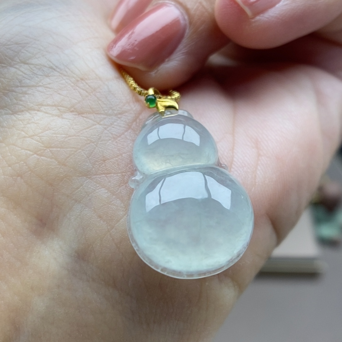 翡翠18K金镶嵌颈饰吊坠19