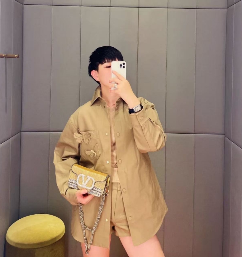 手工蝴蝶按扣衬衣
