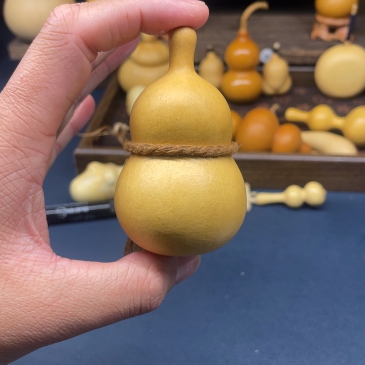 你***。大叶紫檀（黑酸枝木类）