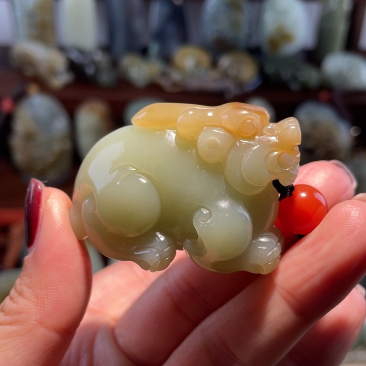 和田玉颈饰未镶嵌吊坠