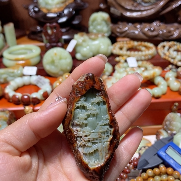 岫岩河磨玉（透闪石质玉）把件未镶嵌