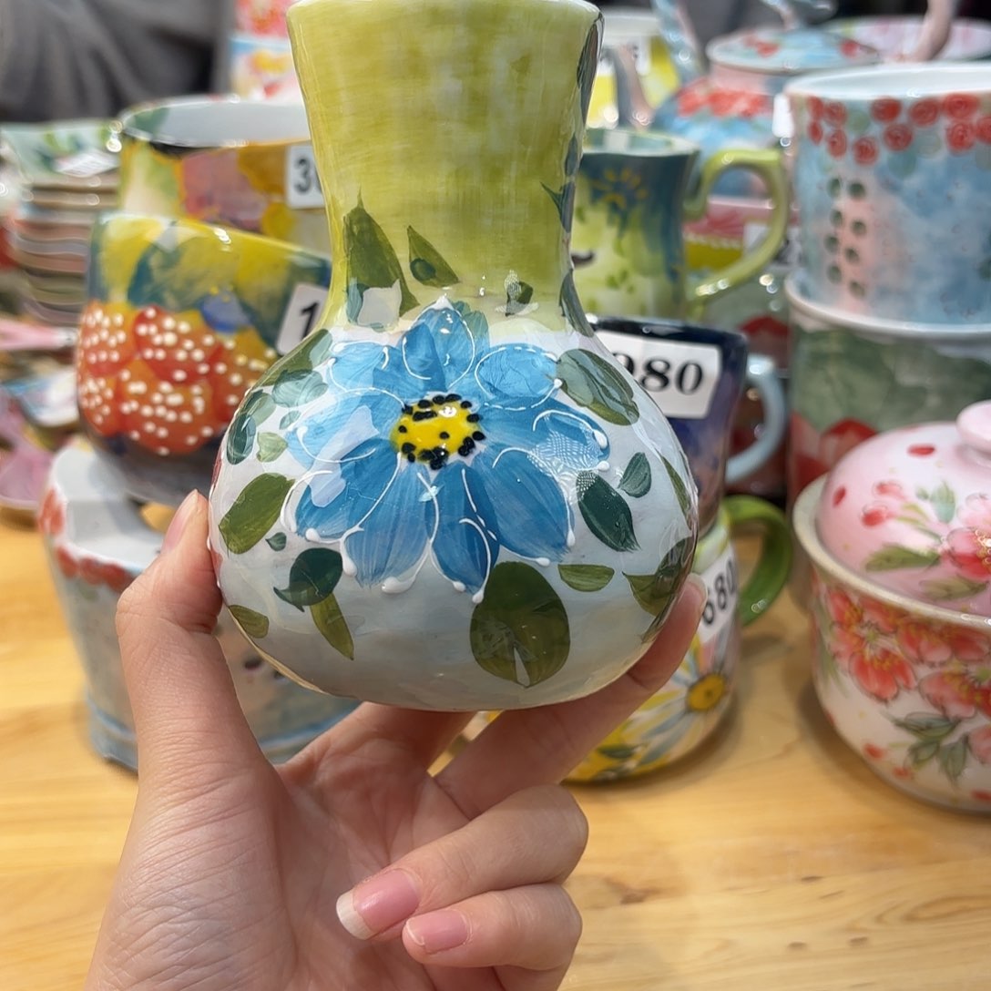 瓷片兔兔盖茨。兔兔