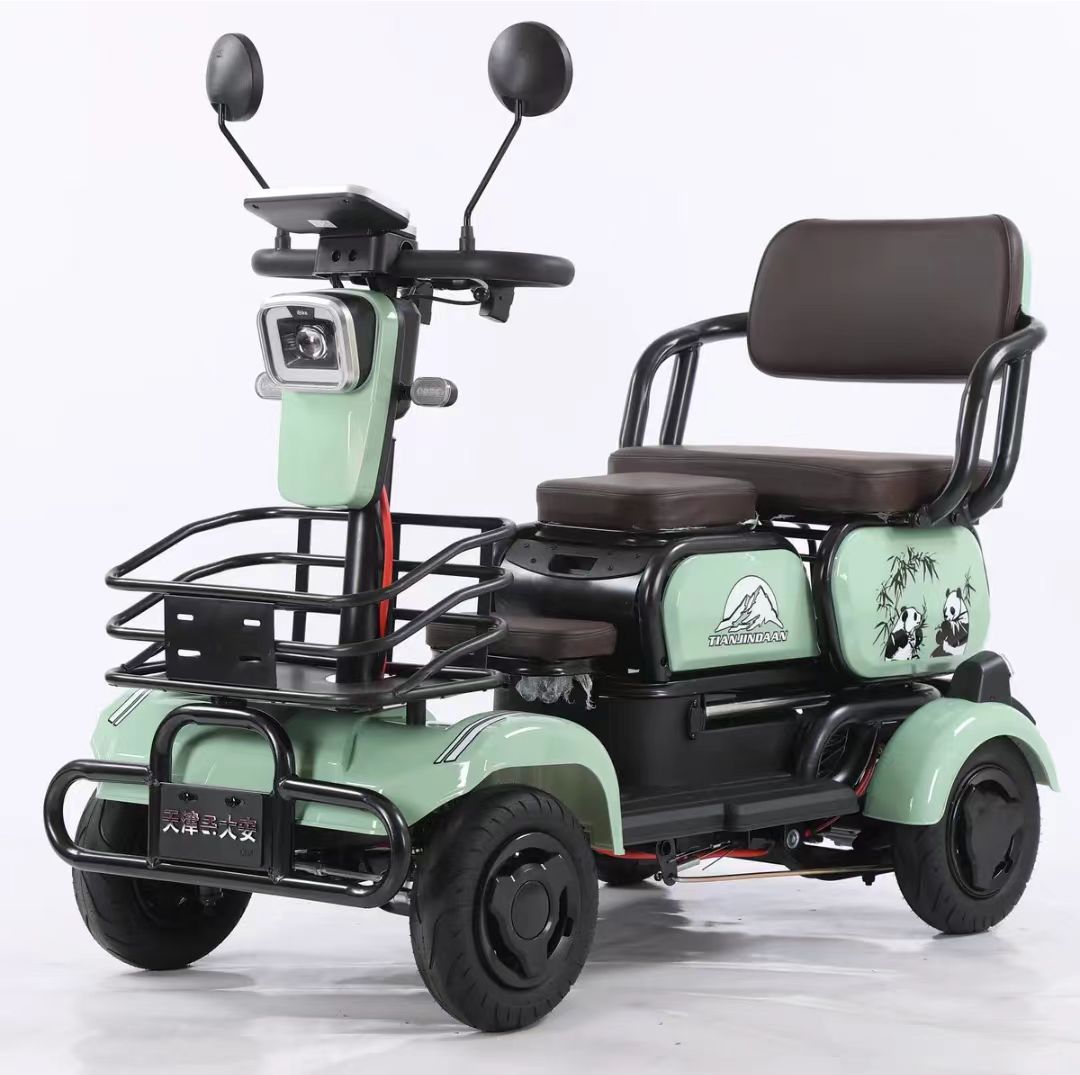 2025年新款四轮老年代步接送孩子