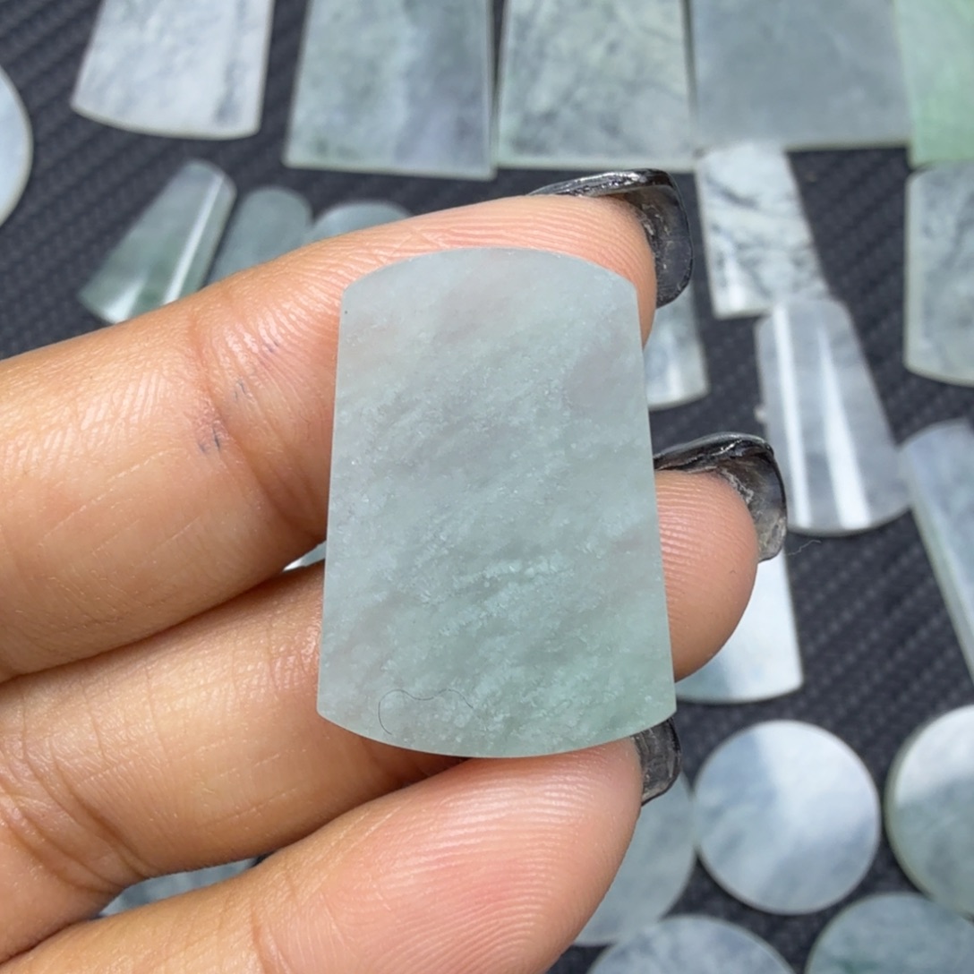 翡翠颈饰未镶嵌天然缅甸a货翡翠