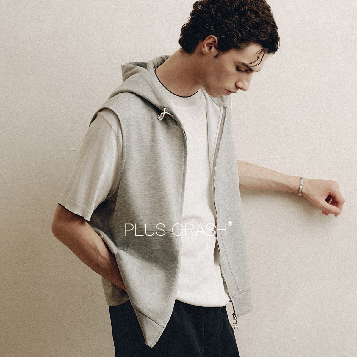 PLUS CRASH夏季新款松弛感时尚无袖连帽马甲高智老钱风男装背心