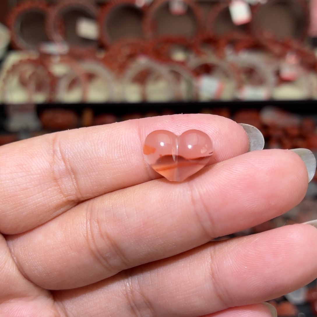 南红玛瑙未镶嵌颈饰通孔屁桃