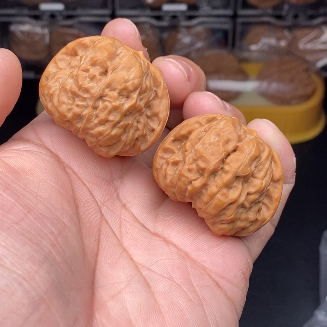 核桃把件 延庆蛤蟆头40左右