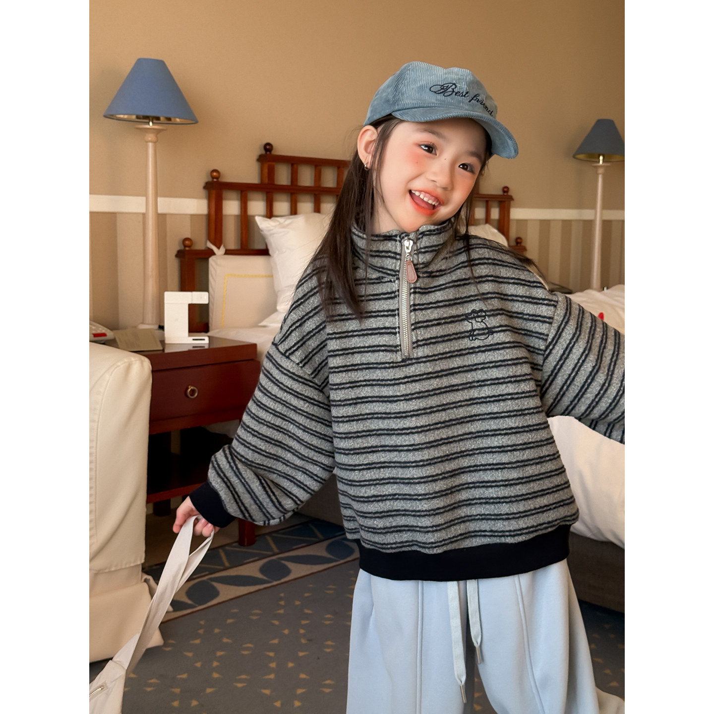 Harper kids 韩版慵懒风撞色条纹半拉链POLP领卫衣 H25A450975