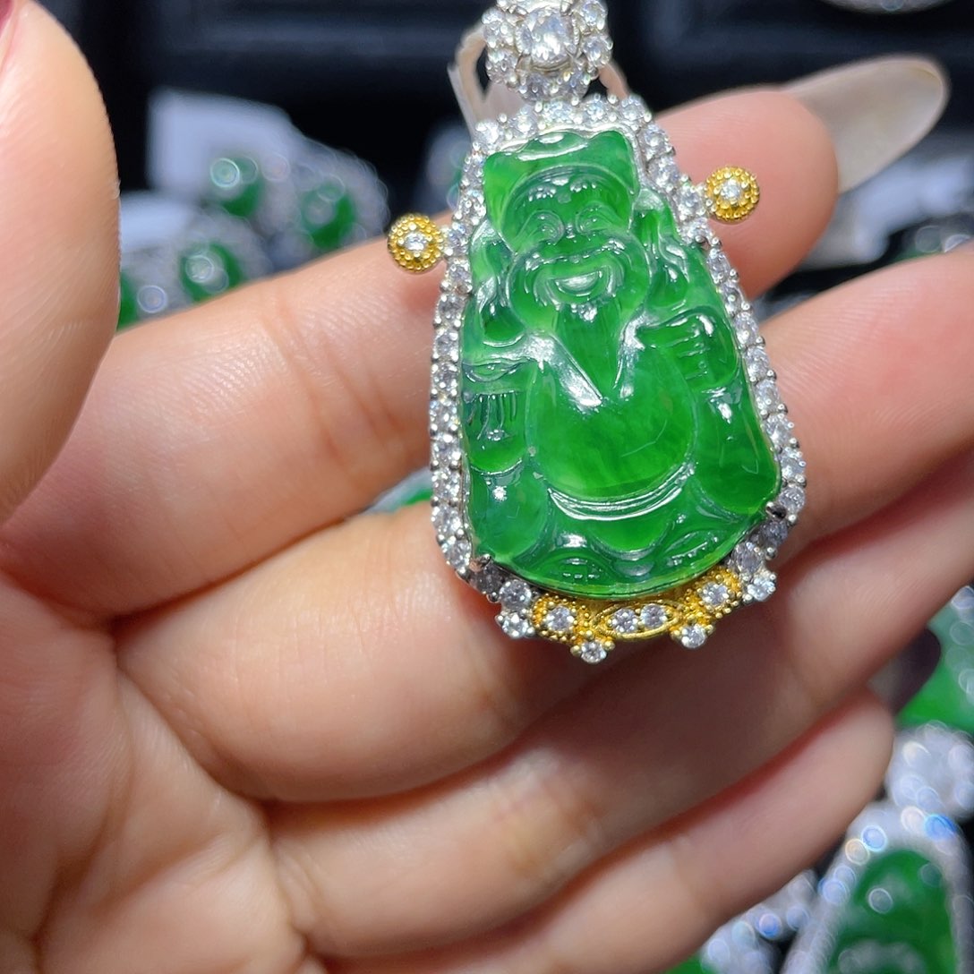 翡翠颈饰银S925镶嵌翡翠