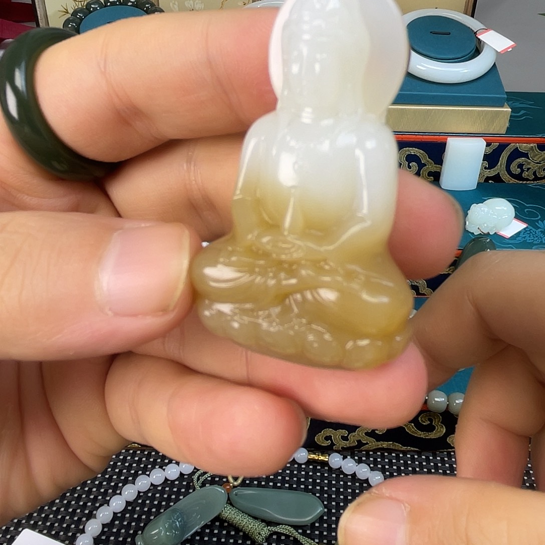 和田玉未镶嵌颈饰