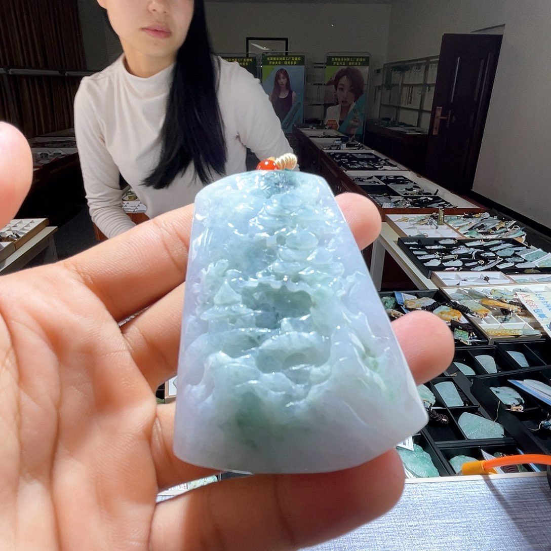 翡翠未镶嵌颈饰一