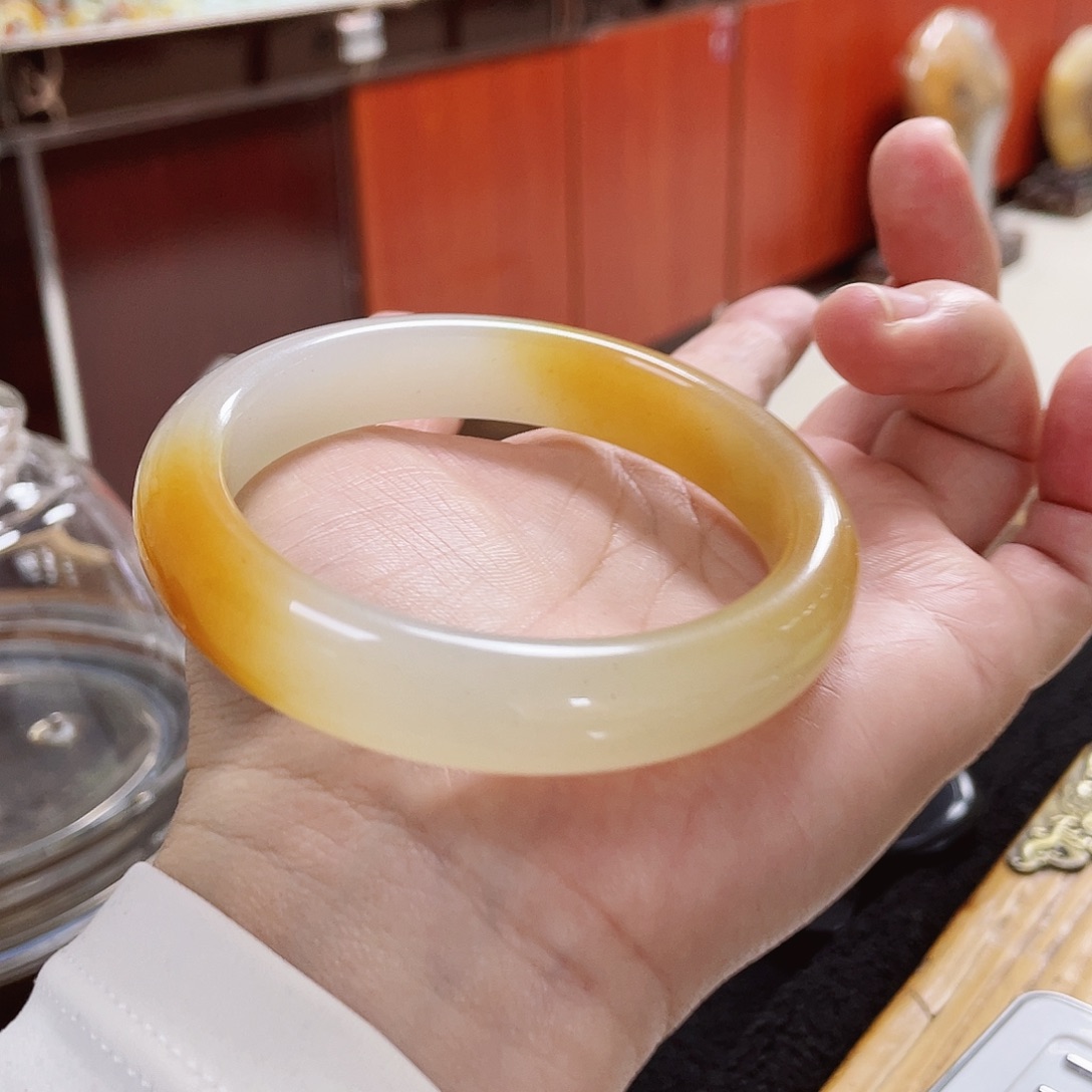 用***5石英质玉（金丝玉）未镶嵌手镯