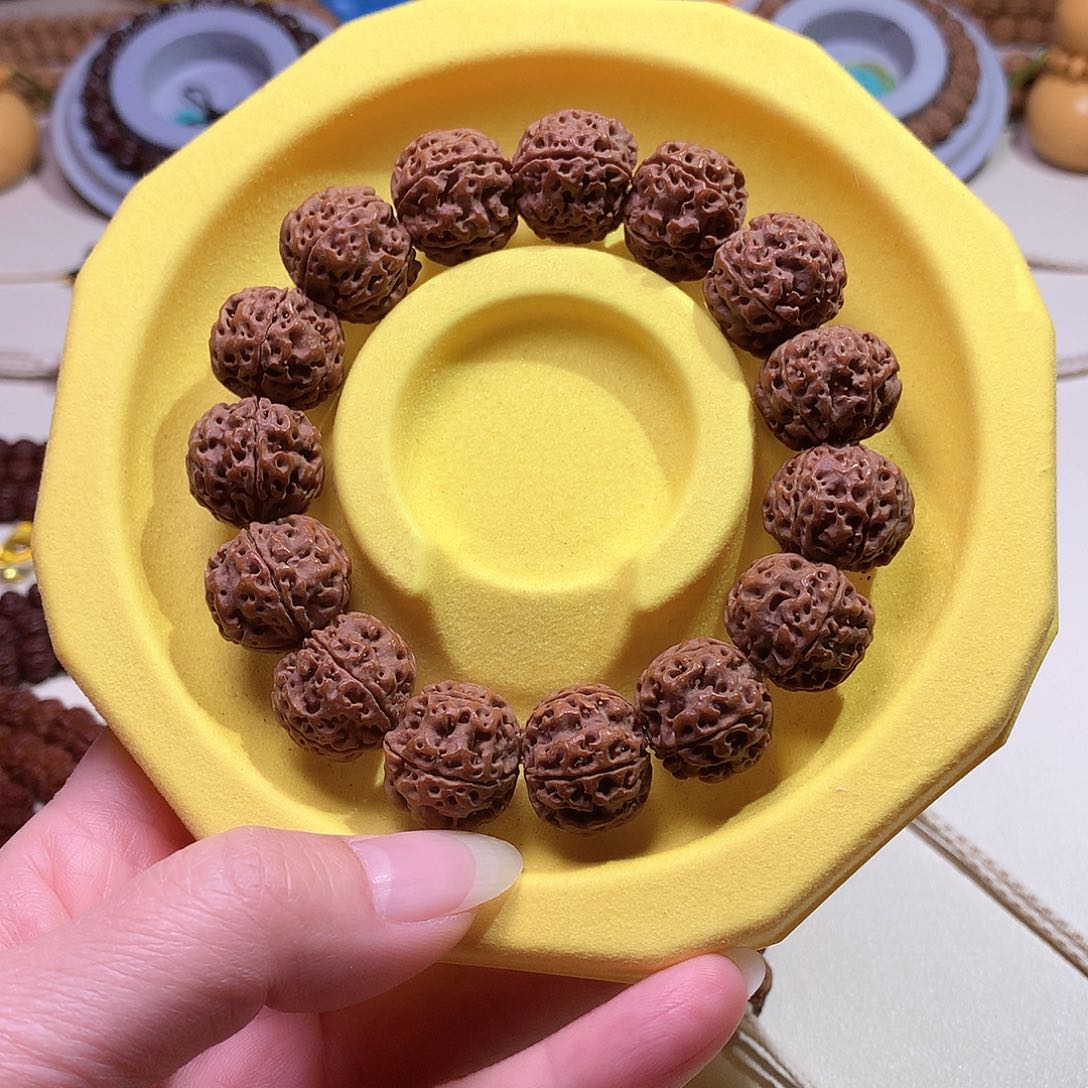 吊坠文玩核桃原生态不打药蜂王大金刚