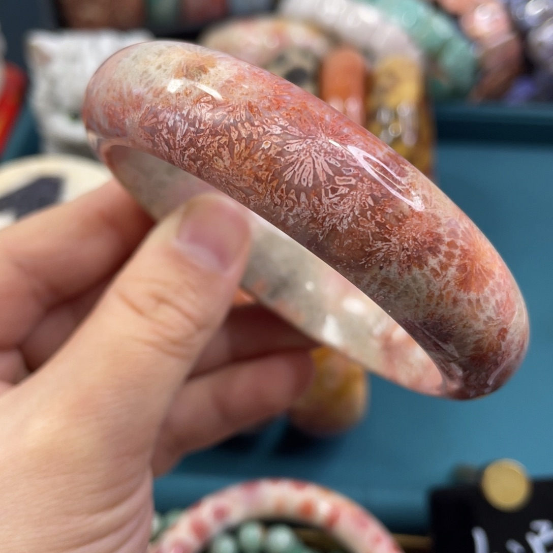 未镶嵌手镯硅化玉