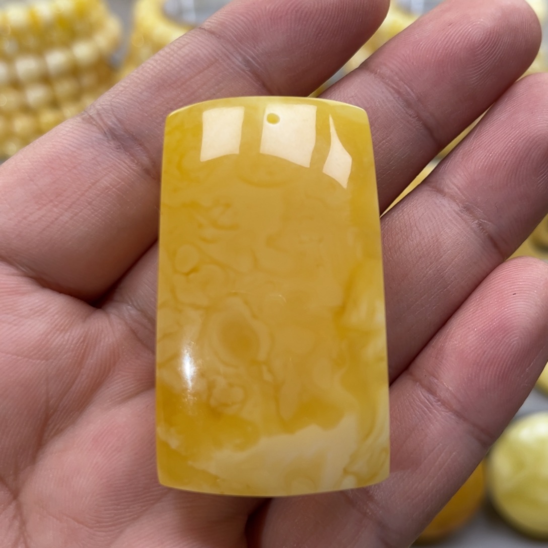 琥珀颈饰未镶嵌吊坠