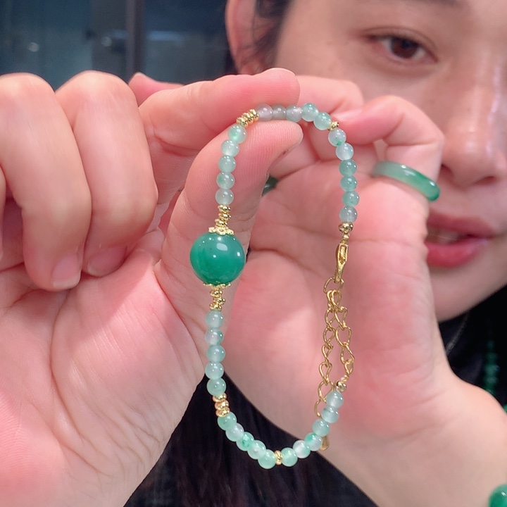 石英质玉（非洲翠）合金手链