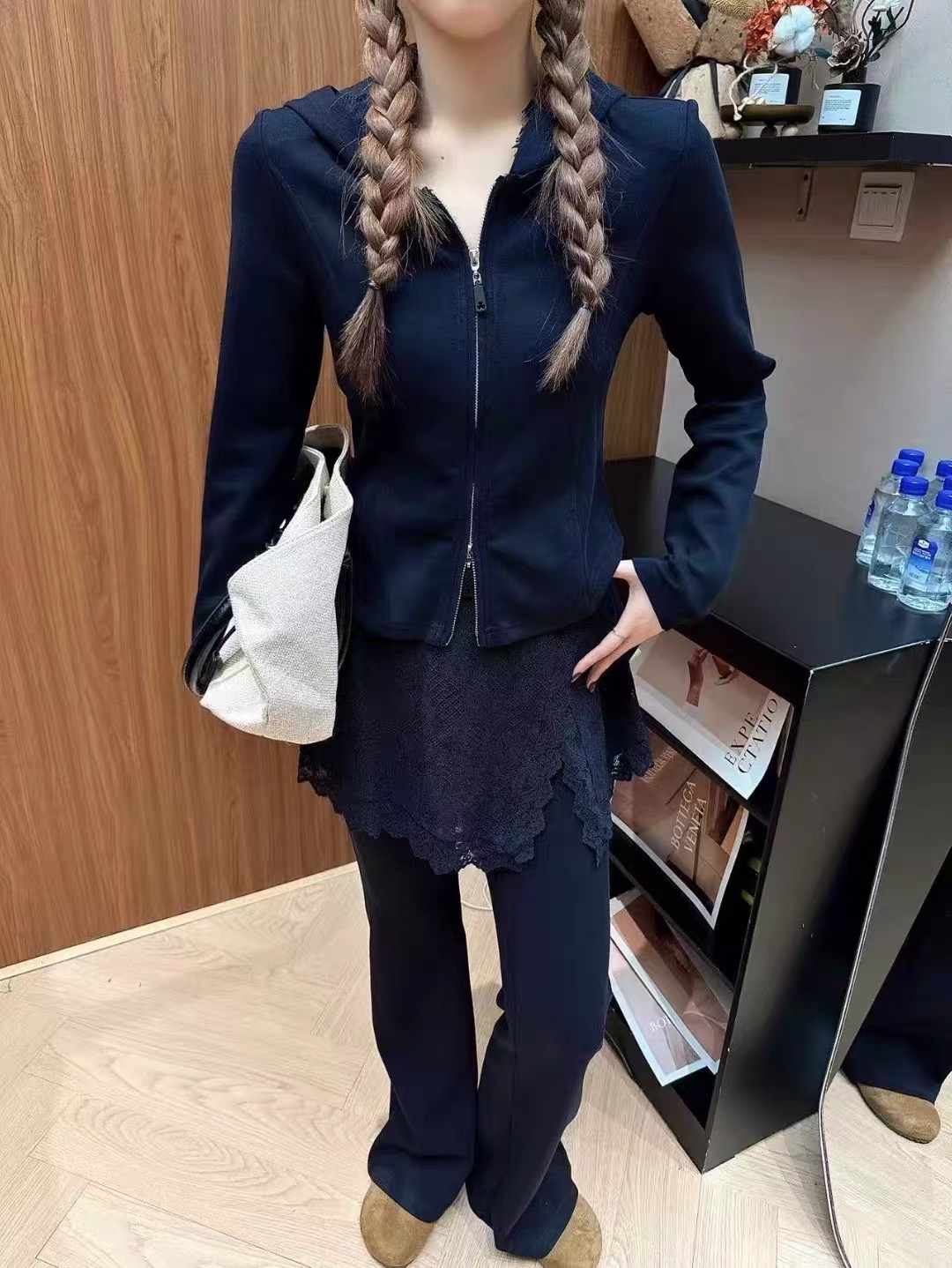 25秋季新款长袖连帽拉链修身卫衣外套+蕾丝屁帘微喇裤女装套装902