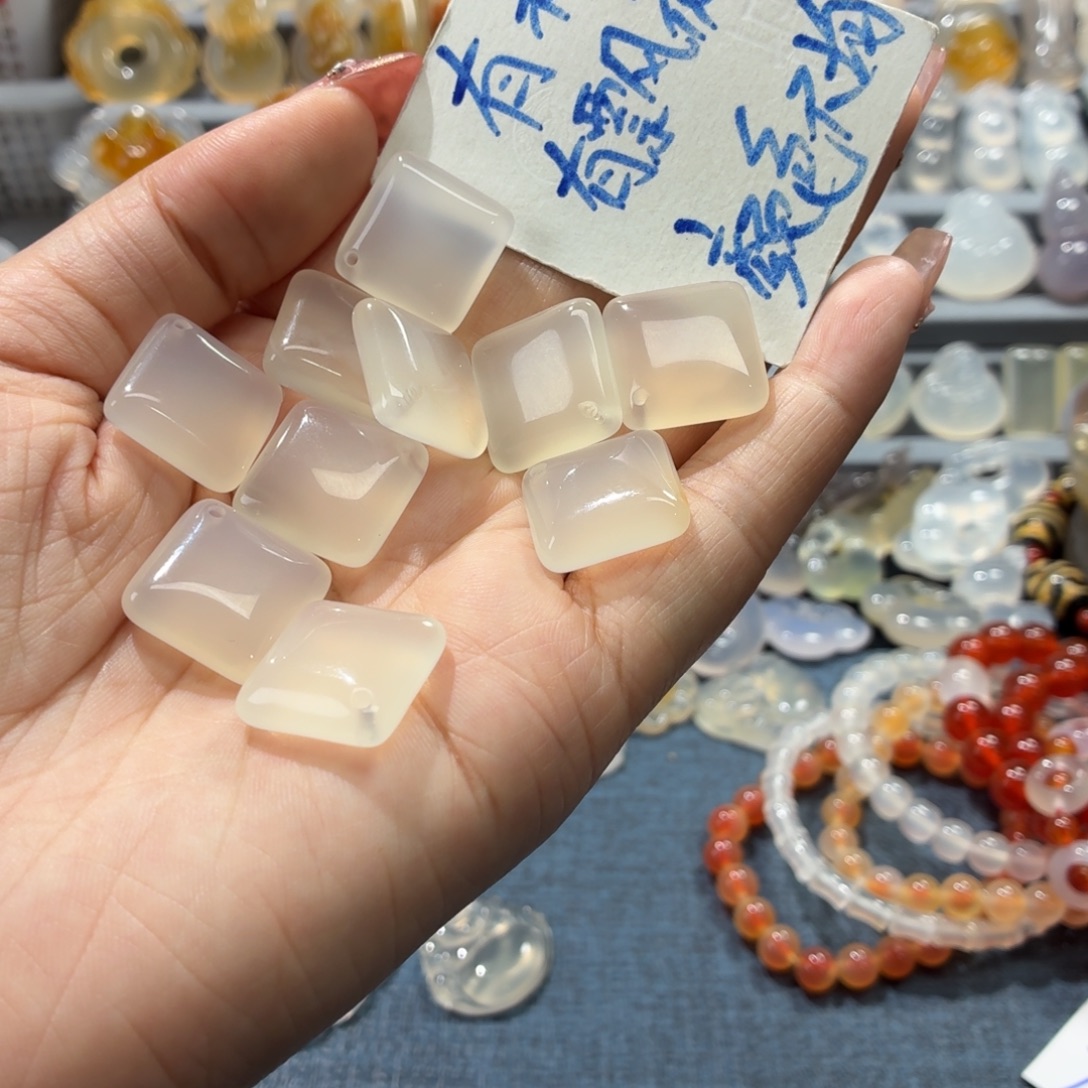 玛瑙/玉髓未镶嵌吊坠(不含链)