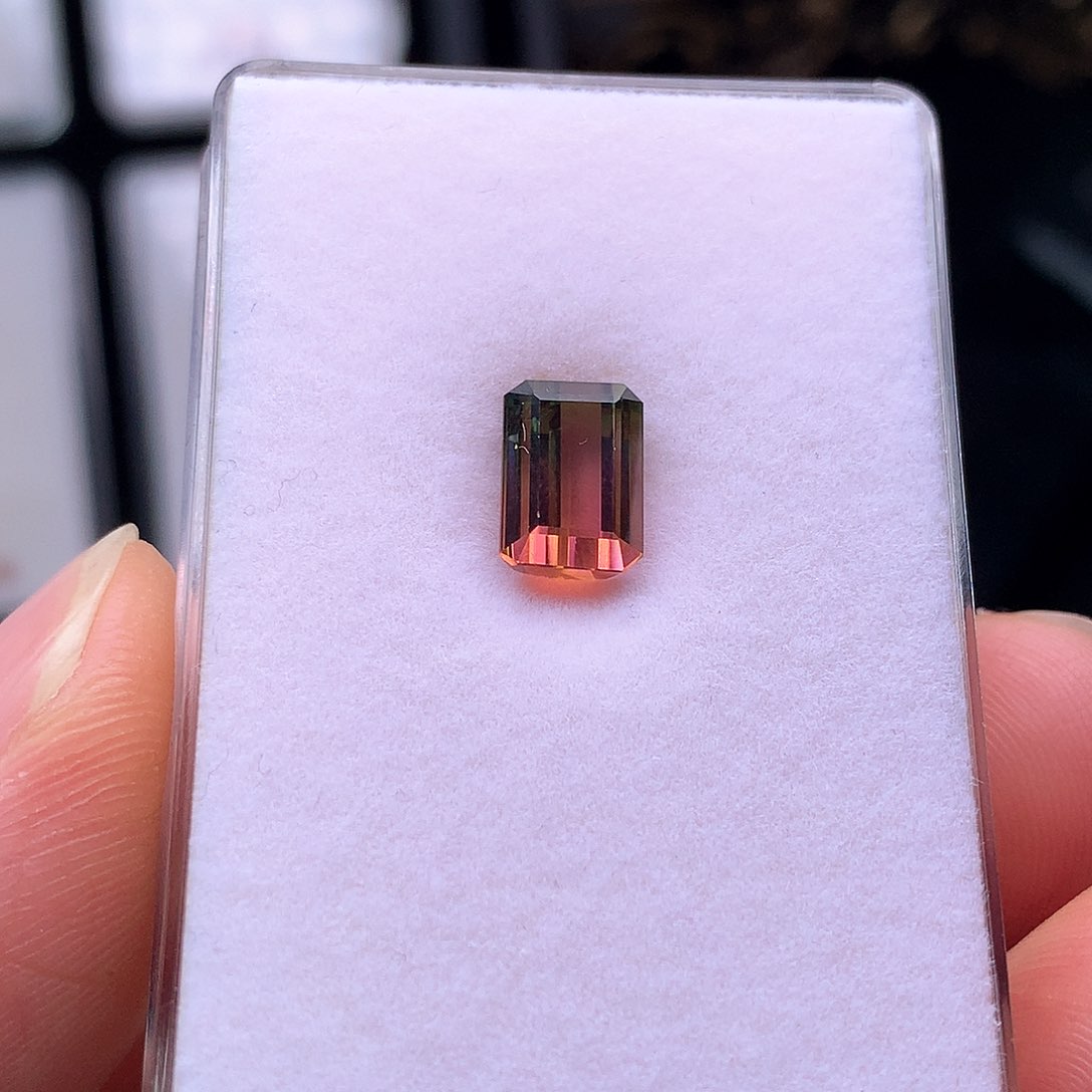 碧玺珠宝半成品未镶嵌月*澜3克拉