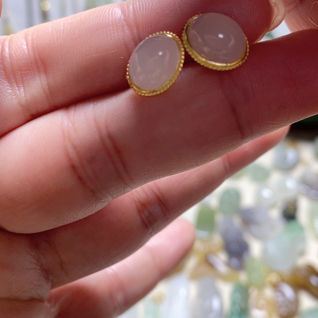 和田玉耳饰银S925镶嵌白冰椭圆蛋面耳钉