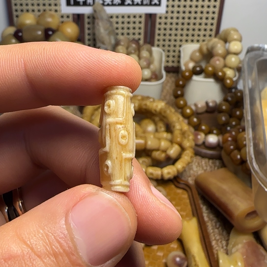 木质类驼骨手工天珠