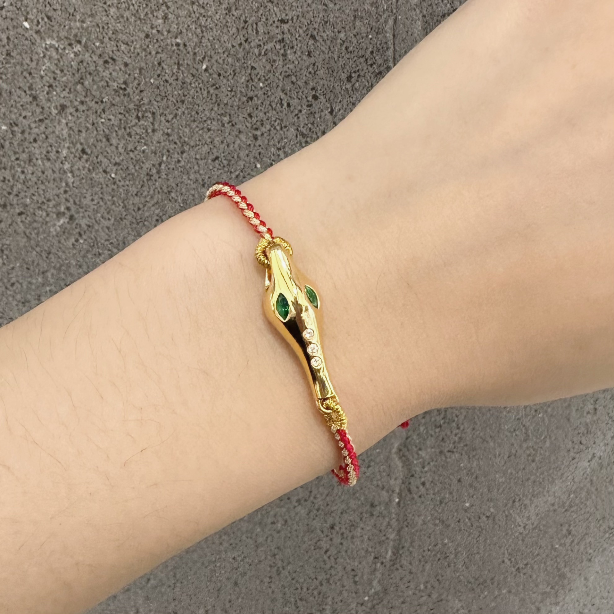 18k金 气质百搭时尚蛇头手链  古法手工编织可调节红绳手链