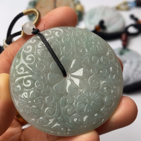 翡翠未镶嵌挂件翡翠