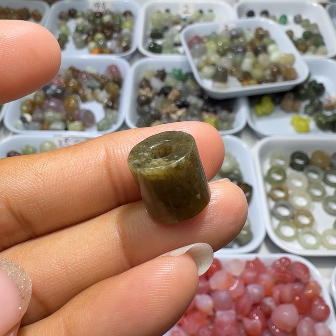 和田玉未镶嵌珠宝奇石