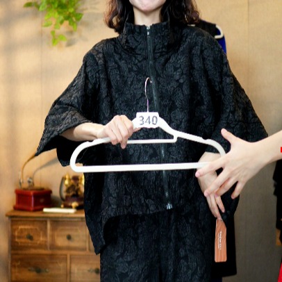 167黑色拉链短外套