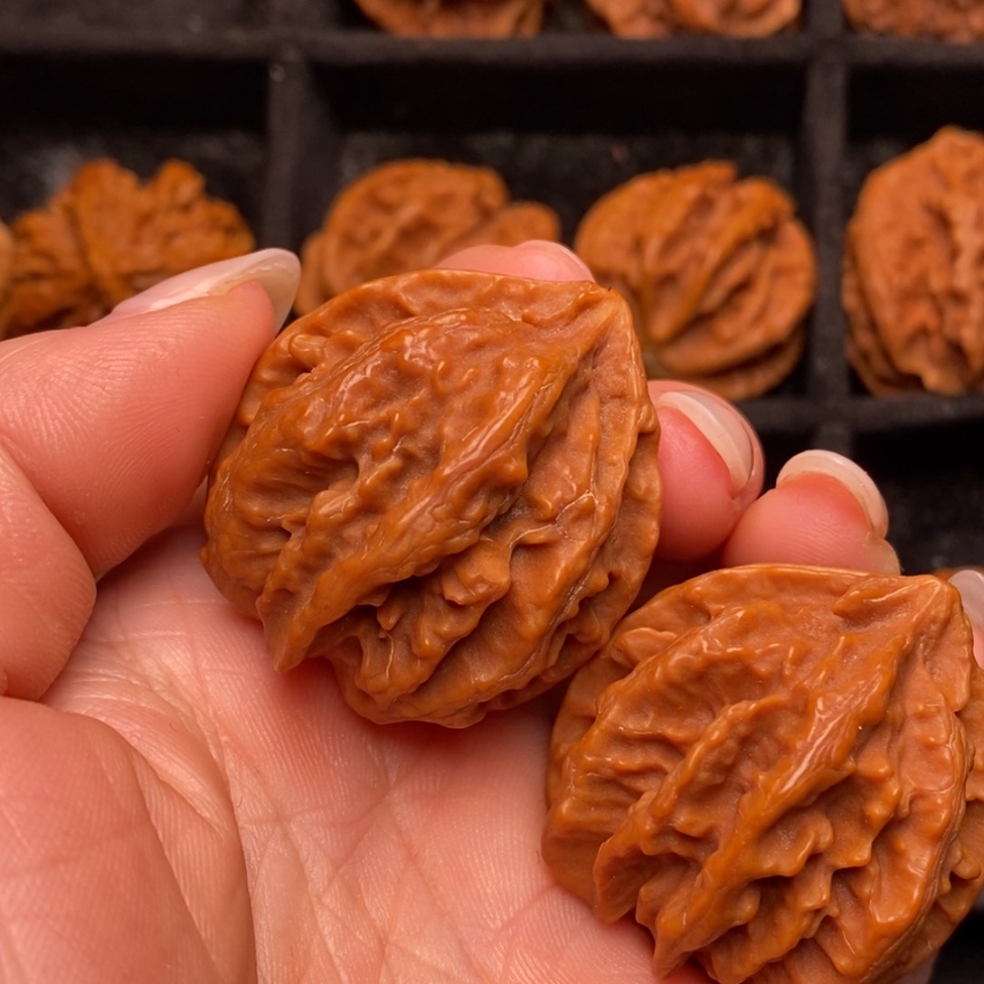 文玩核桃吊坠秦岭野生核桃