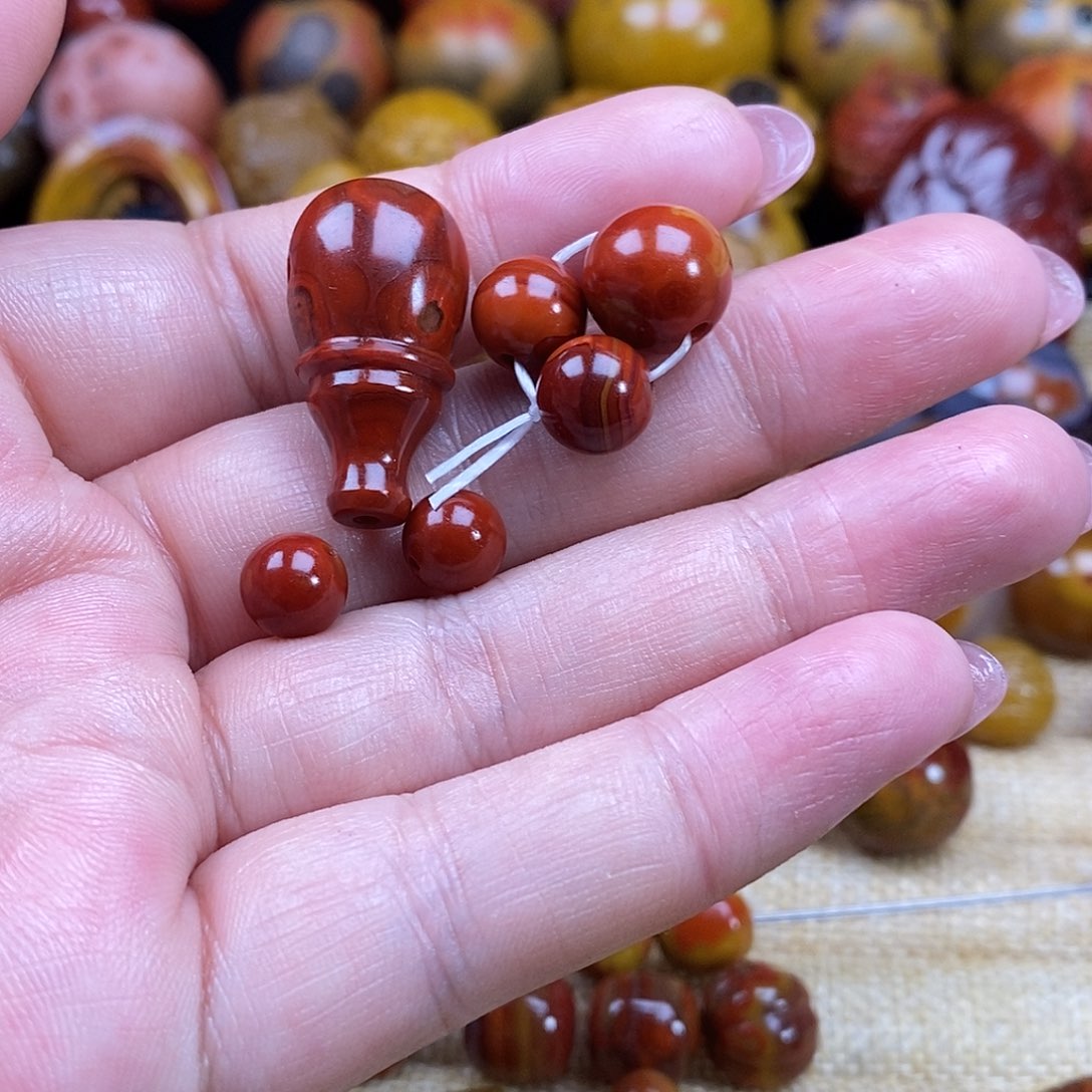 牛***犇玛瑙/玉髓未镶嵌战国红玛瑙