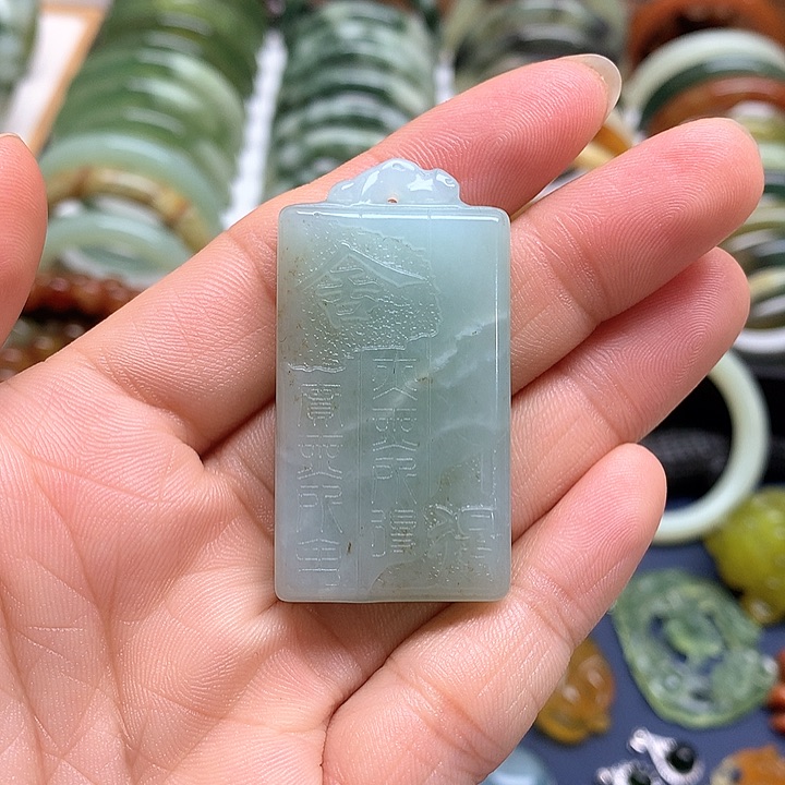 蛇纹石玉挂件未镶嵌
