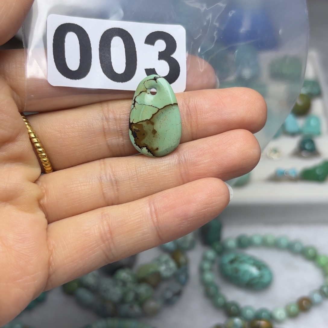 绿松石未镶嵌珠宝奇石