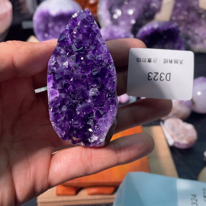 紫晶未镶嵌大型摆件（非配饰）