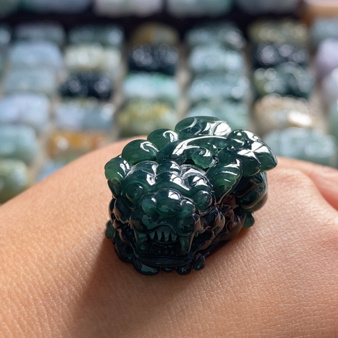 翡翠未镶嵌颈饰天然翡翠貔貅吊坠