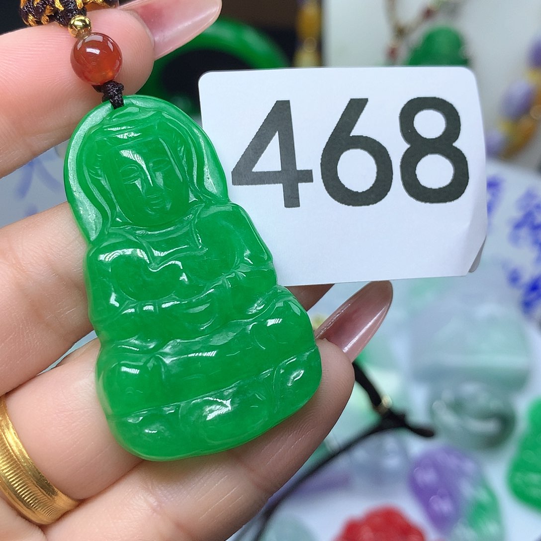 翡翠吊坠(赠链)未镶嵌