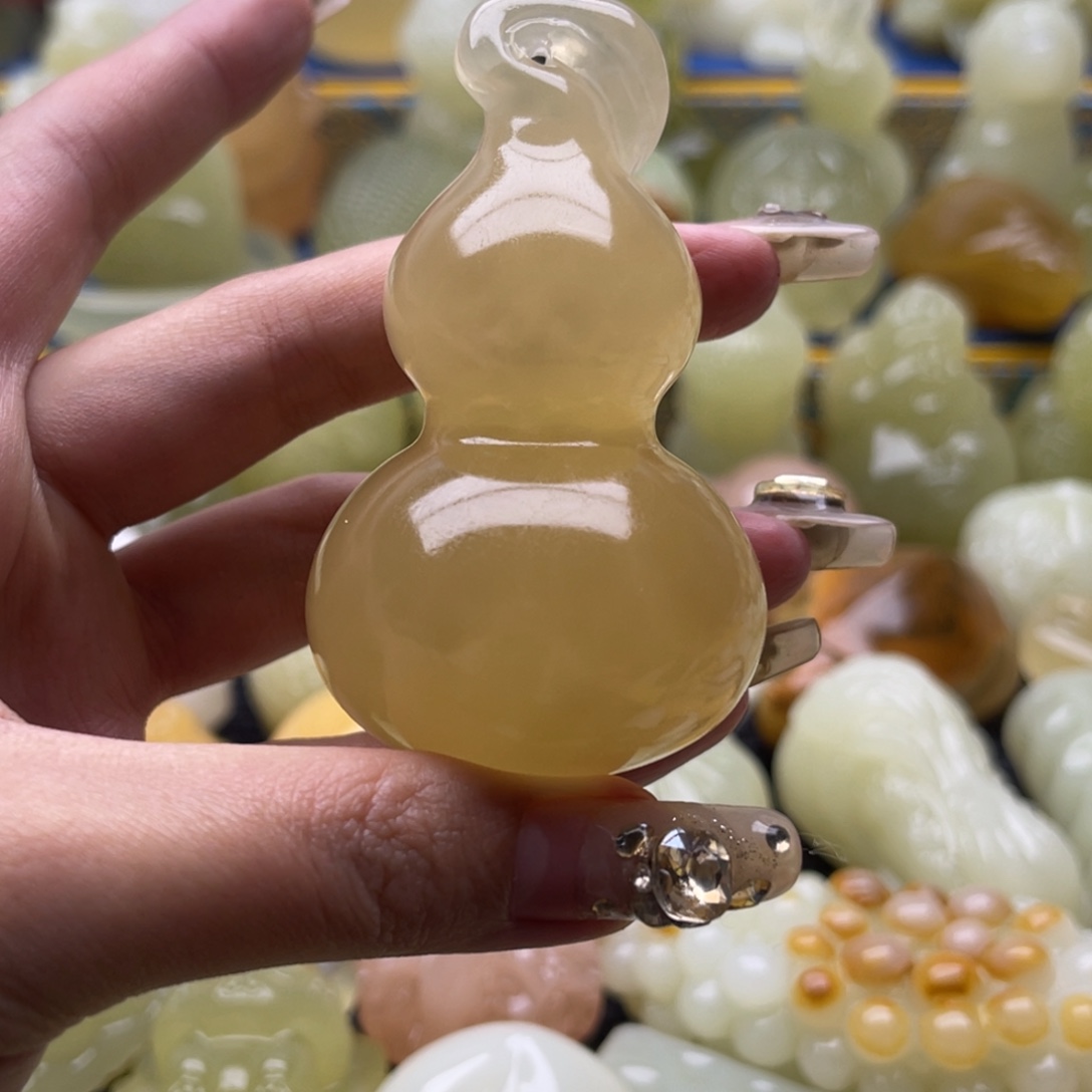 芸***汐玉天然桌面摆放摆件