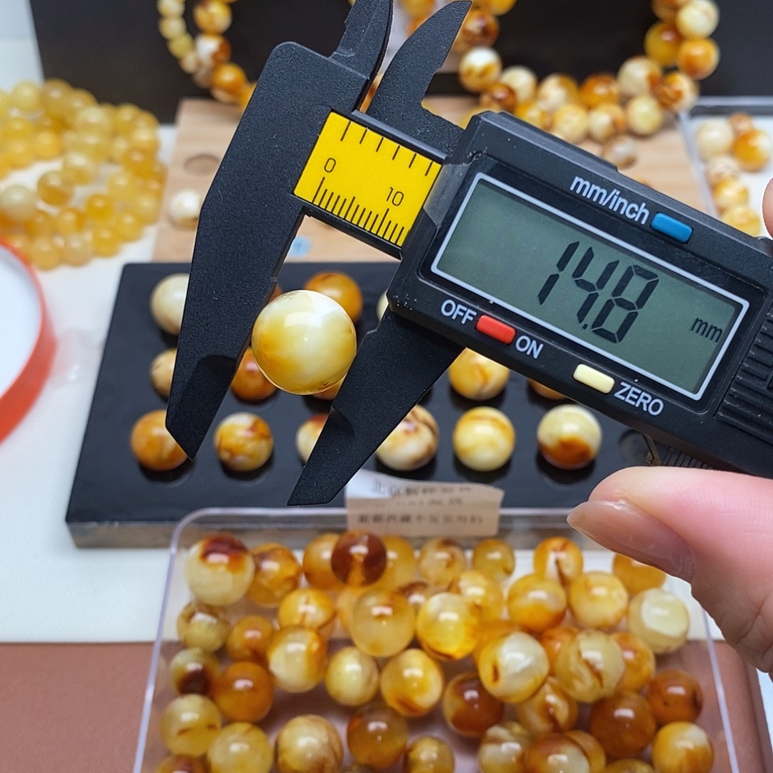 未镶嵌琥珀裸石蜜蜡477