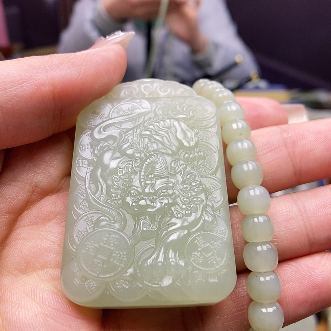 和田玉颈饰未镶嵌只**此