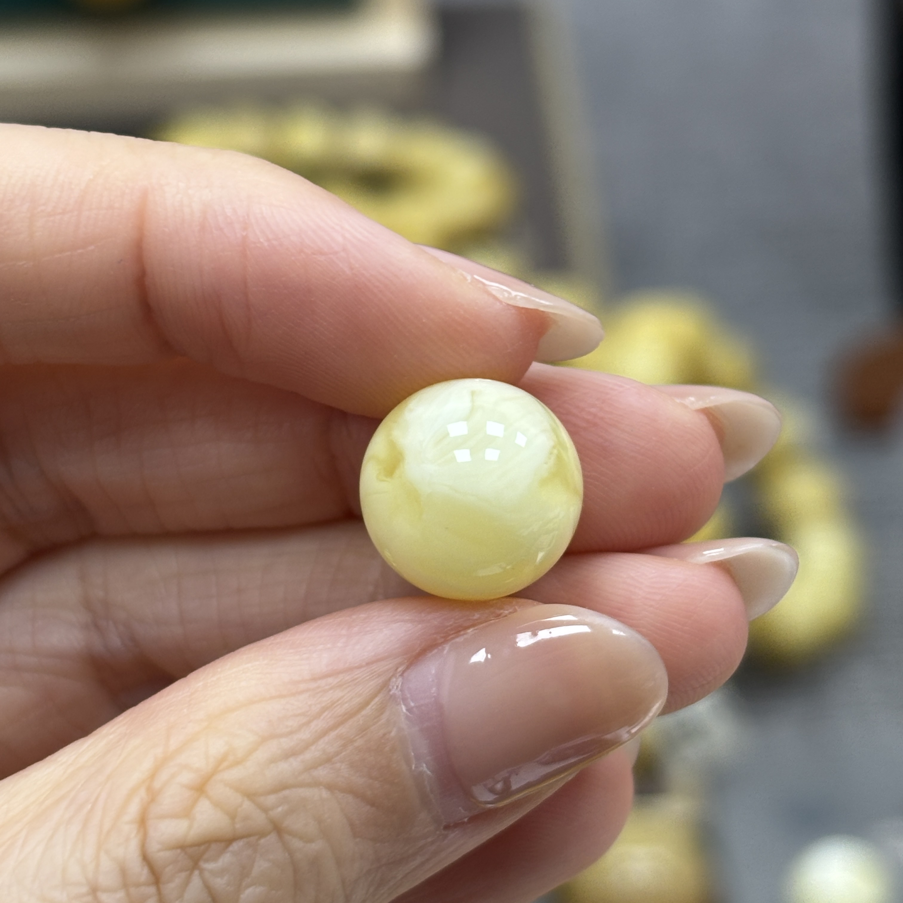 12.6mm 小妖珠宝天然原矿琥珀蜜蜡